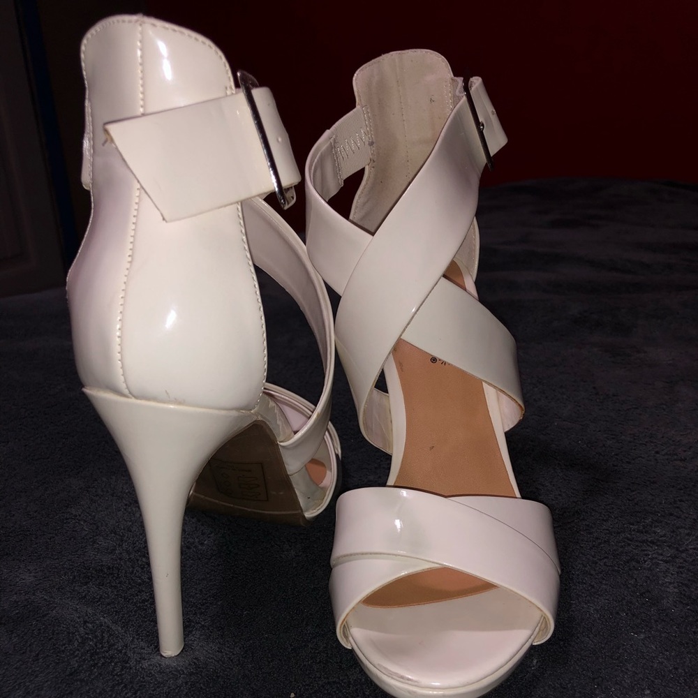 Shoe dazzle! Haven’t been worn. Size 7